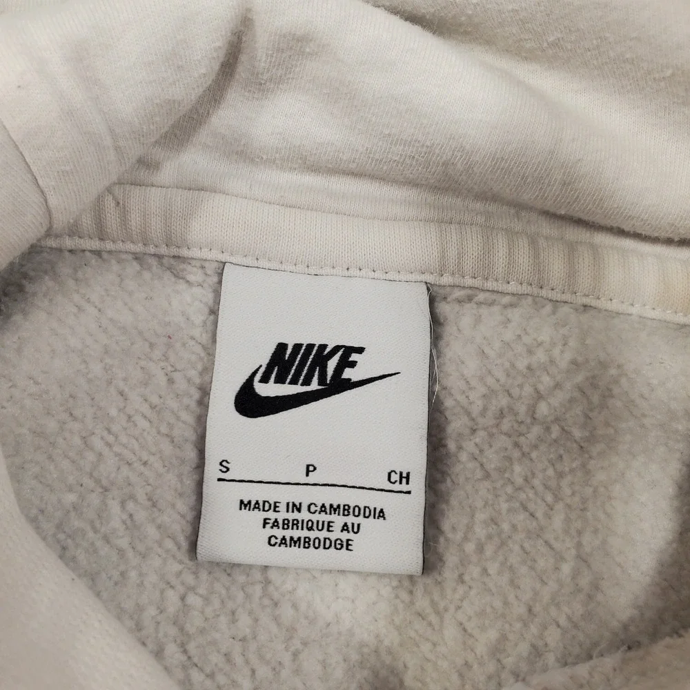 Nike sportswear club